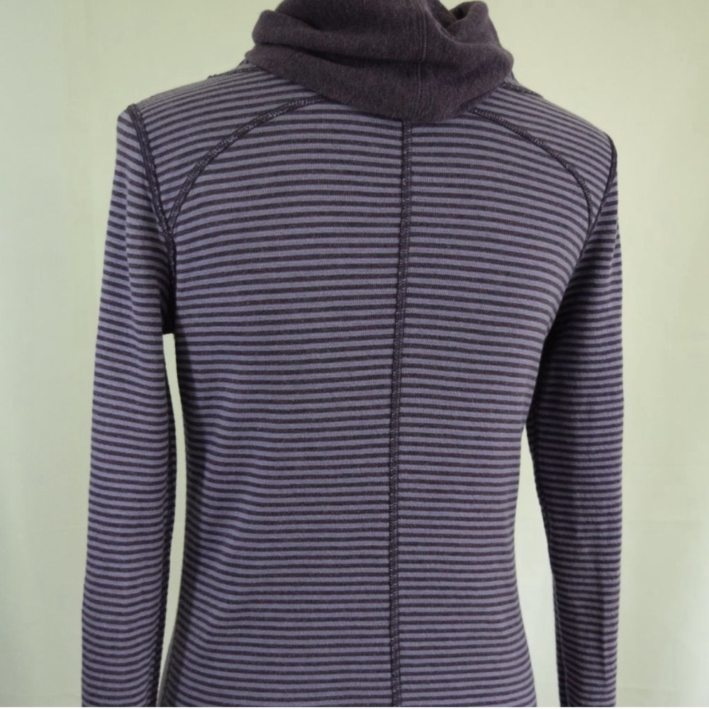 Cinch Collar Lululemon Purple Stripe Cowl Neck Reversible Pullover, Szie 4